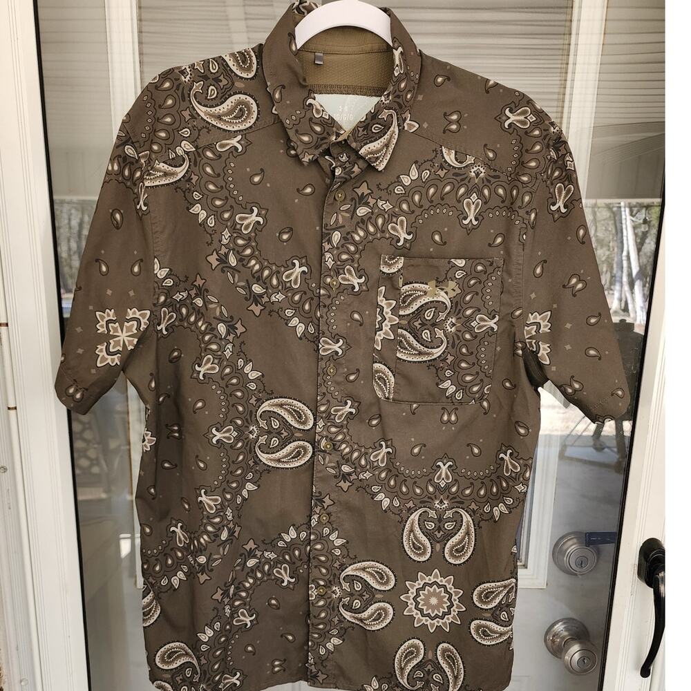 Under Armour Mens L Green Paisley Bandana Button Front Performance Shirt